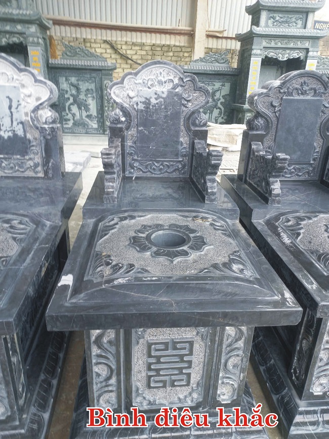 Mẫu mộ đá tam sơn