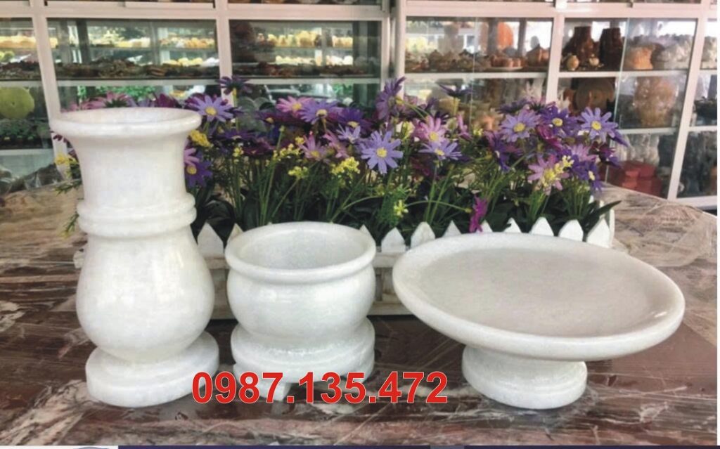 Bộ đồ thờ bằng đá