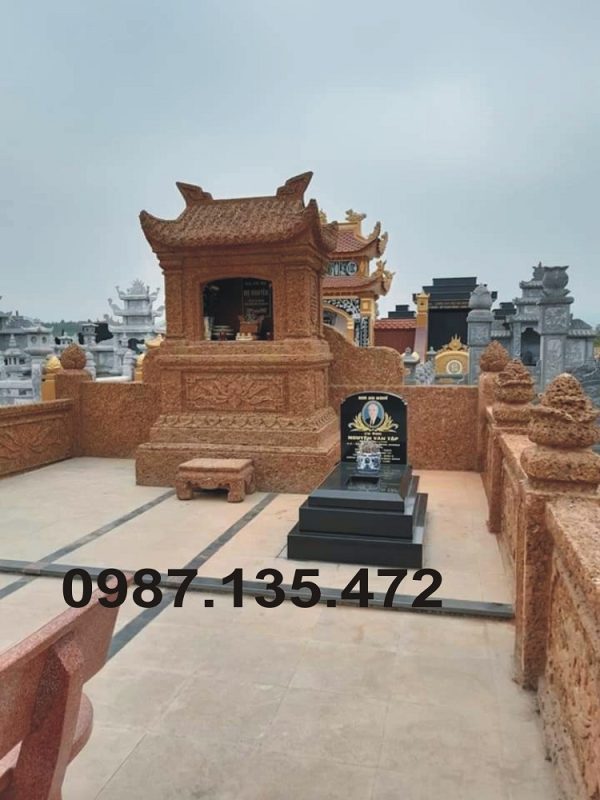 Bình điêu khắc