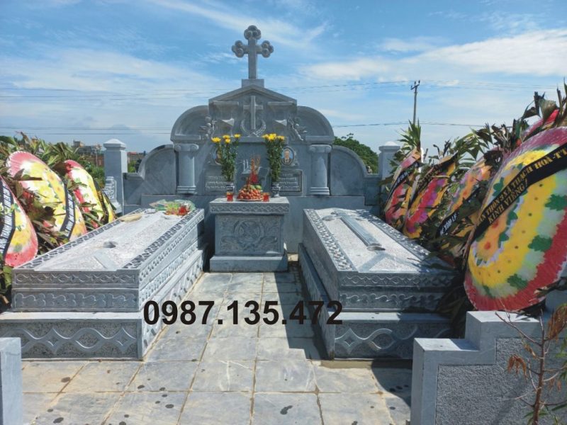 Bình điêu khắc