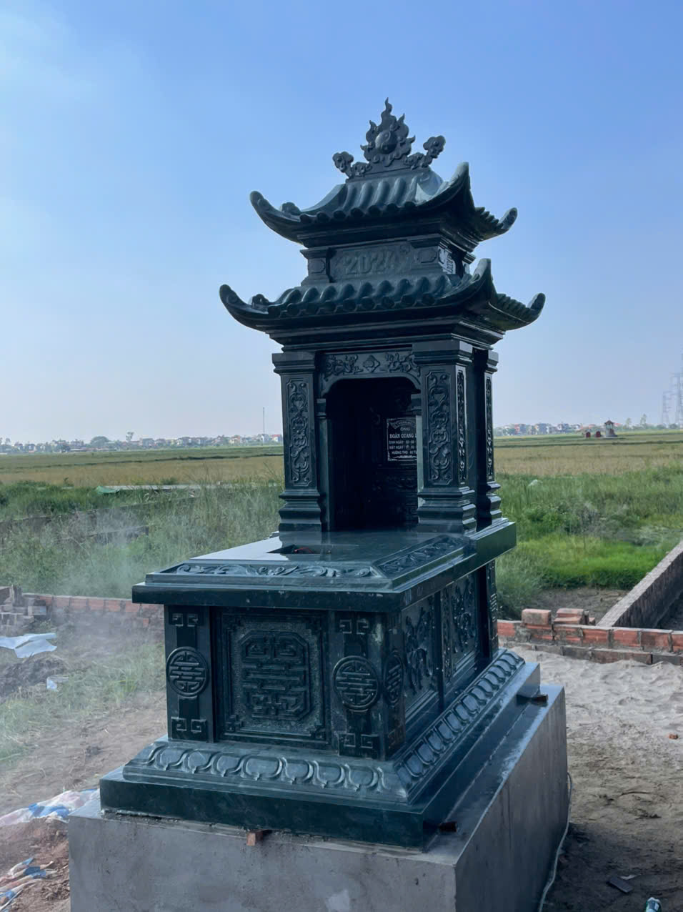Mẫu mộ đá thanh hóa