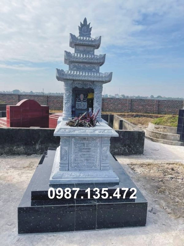 Bình điêu khắc