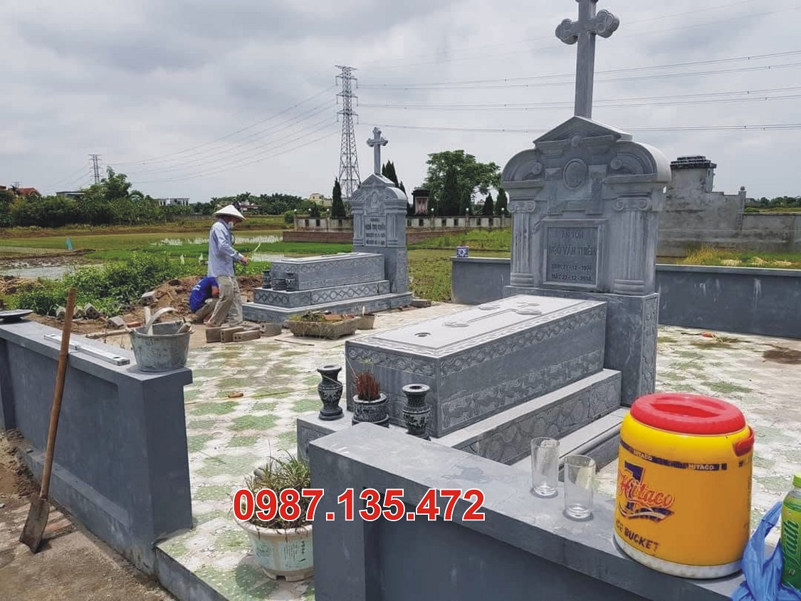 Khắc bia mộ đá công giáo