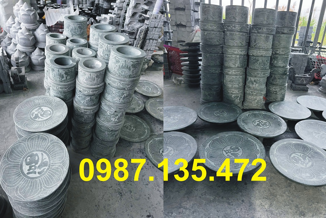 Bát hương đá xanh rêu